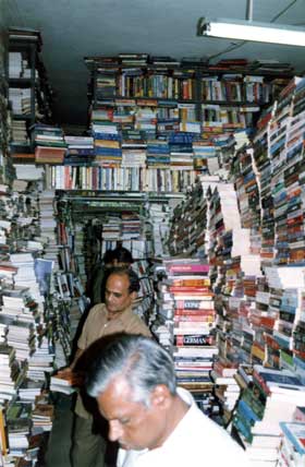 http://novapolis.free.fr/photography/india/bookstore_med.jpg